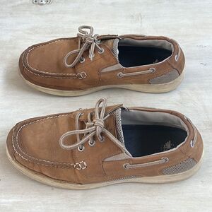 Men’s tan leather dockers boat shoes with shoe strings size 9.5W